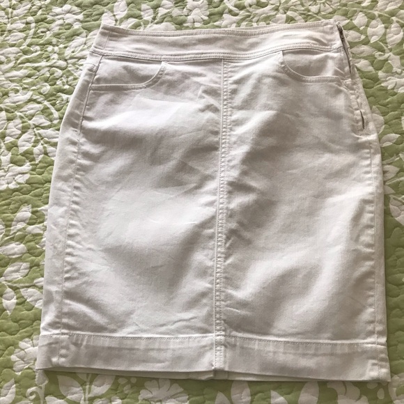 LOFT WHITE DENIM SKIRT - Picture 1 of 5